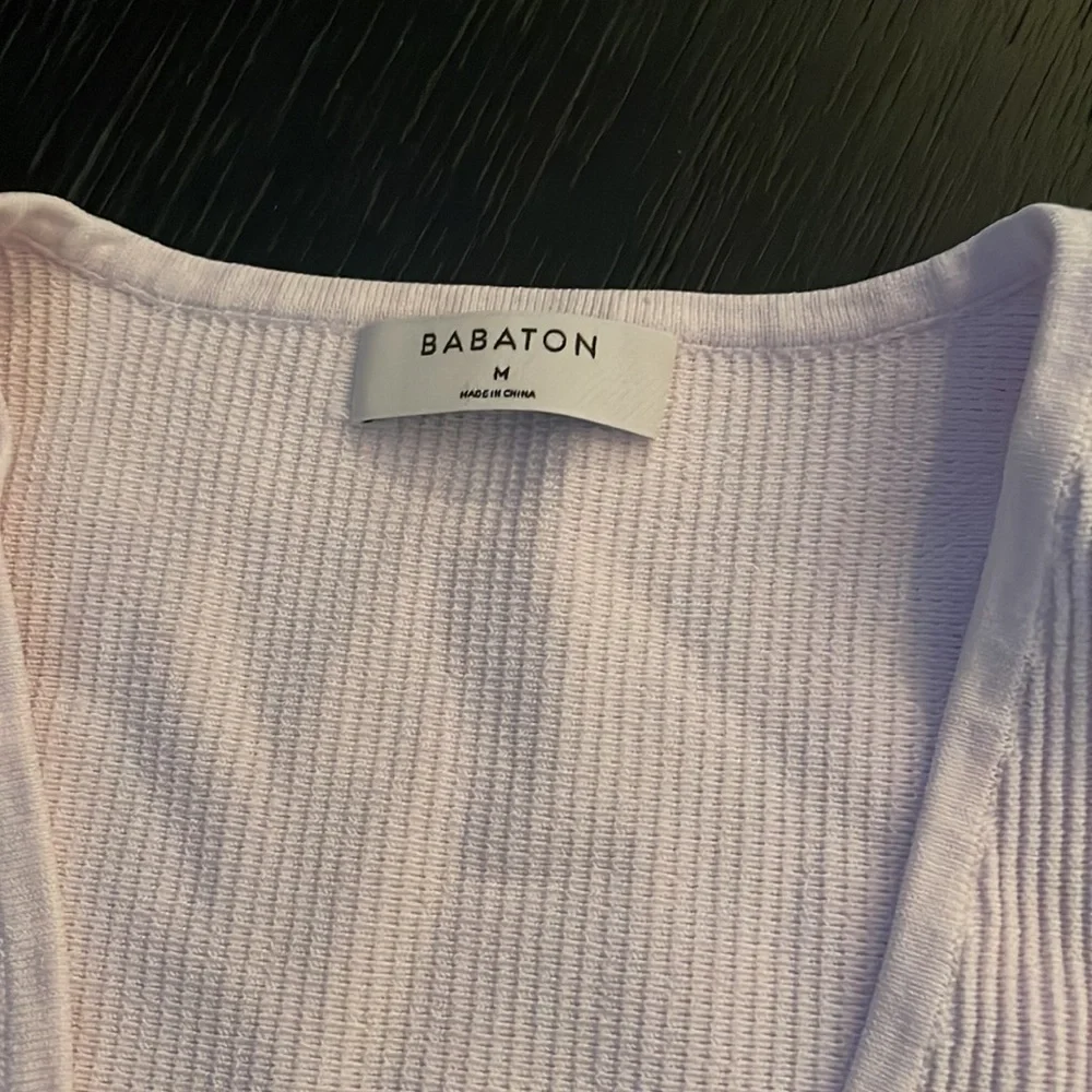 Aritizia babaton sculpt low v neck cropped tank size medium. - Picture 5 of 5